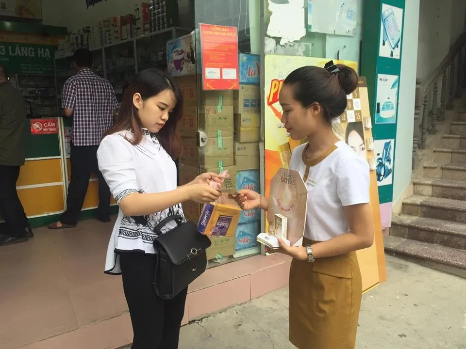 V.Rohto — Tư vấn và giới thiệu tại nhà thuốc