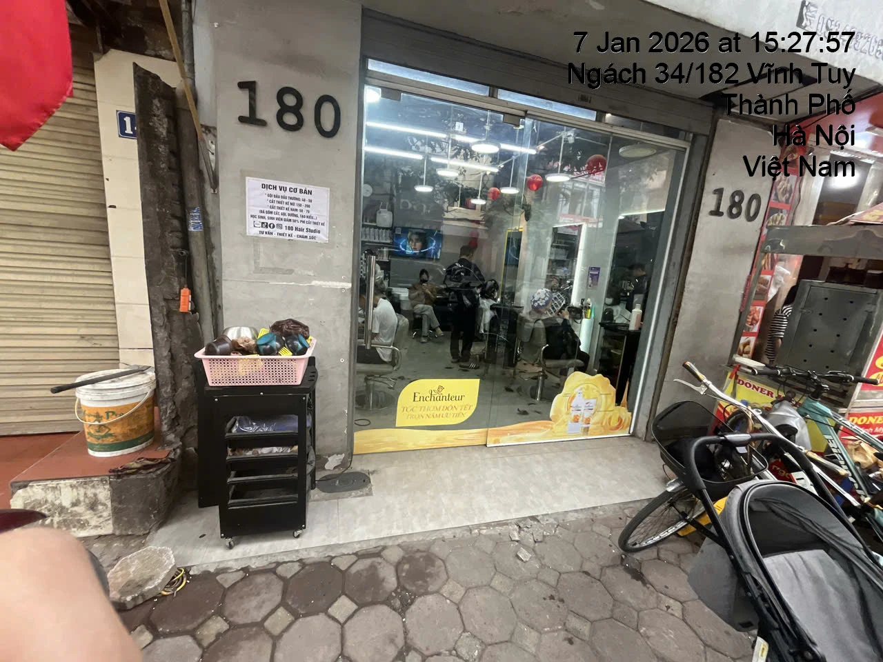 Enchanteur — Hair washing shop branding và trải nghiệm sản phẩm