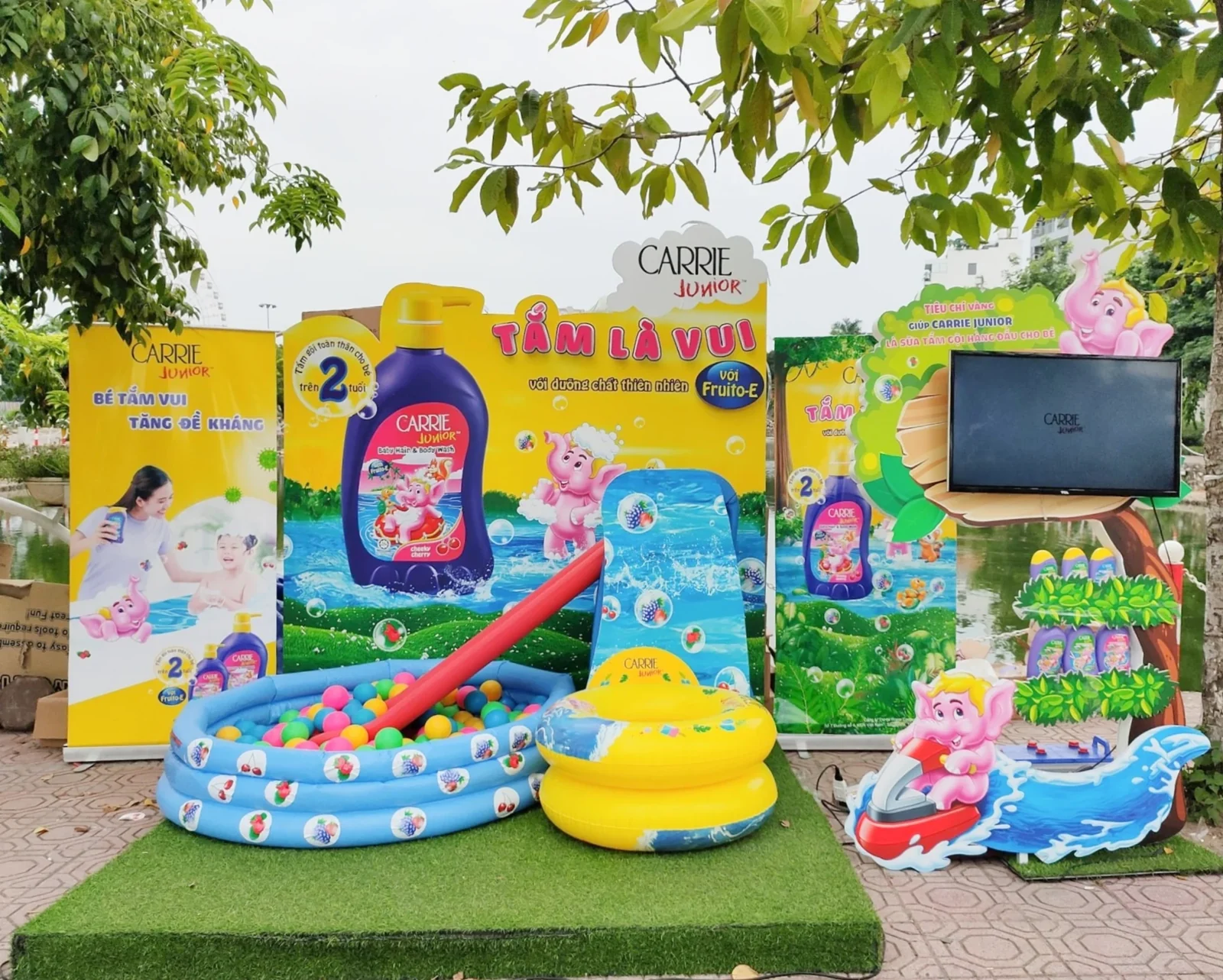 Carrie Junior — Brand Activation tại phố đi bộ