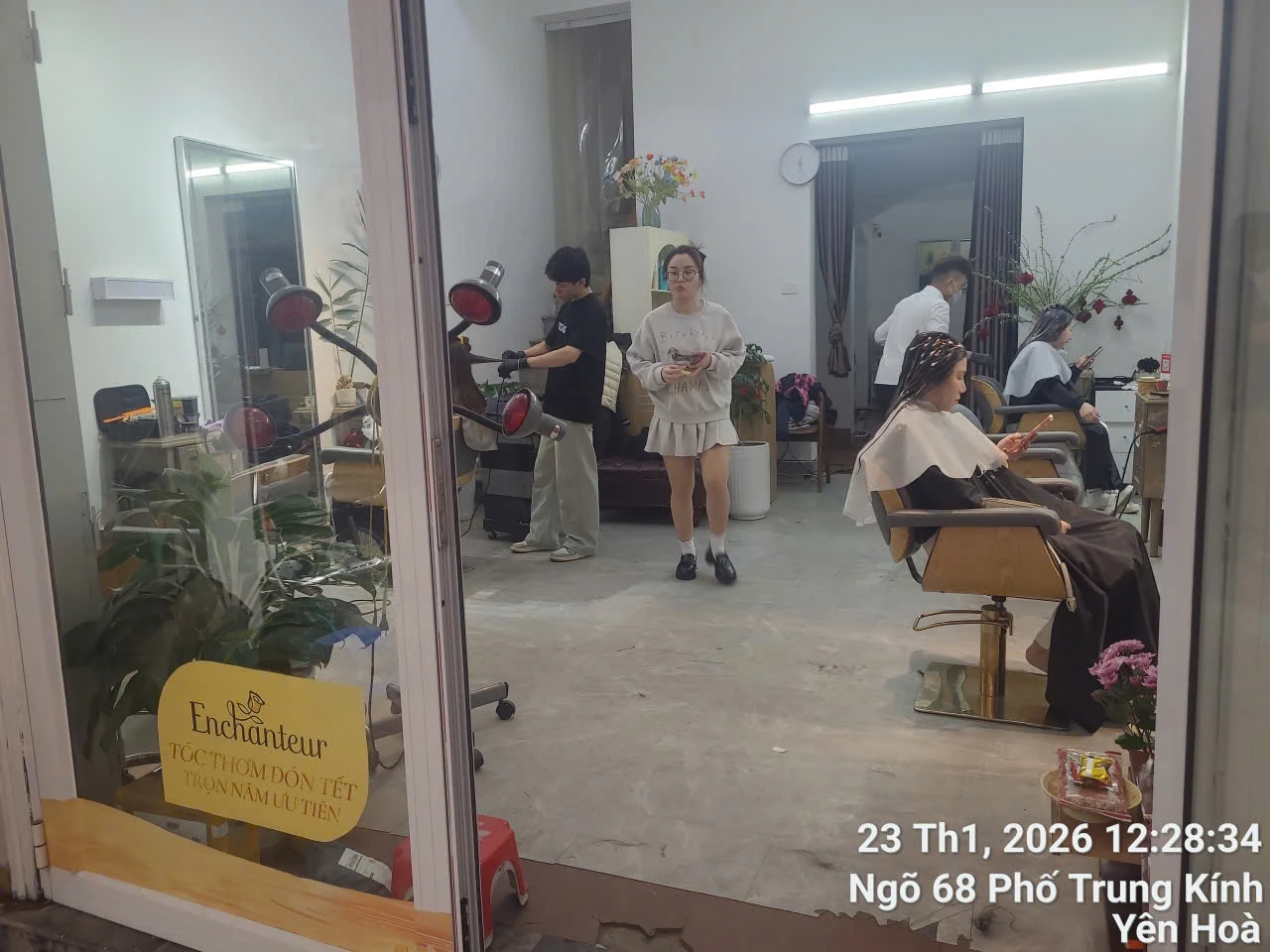 Enchanteur — Hair washing shop branding và trải nghiệm sản phẩm