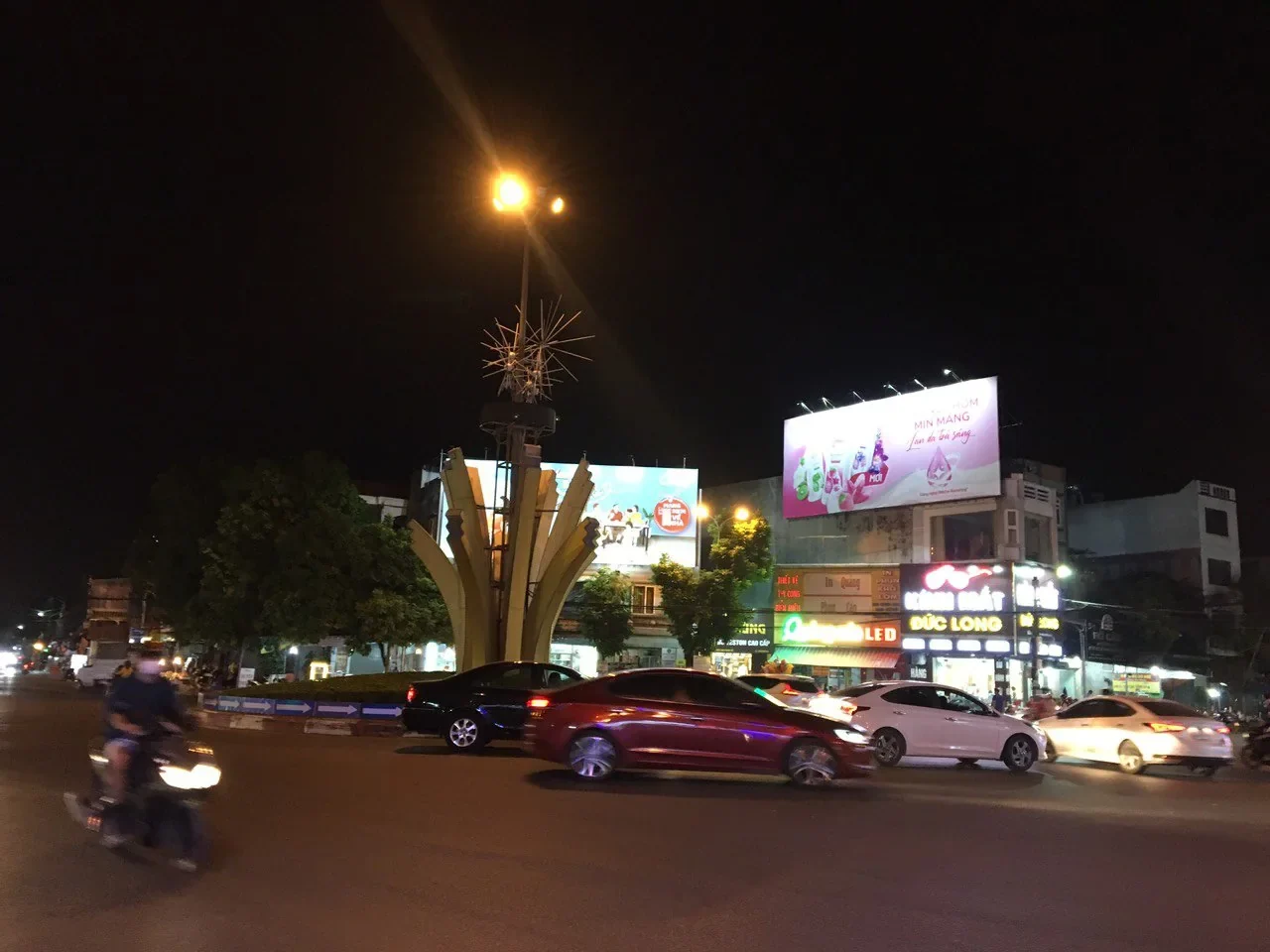 Gervenne — Billboard ốp tường