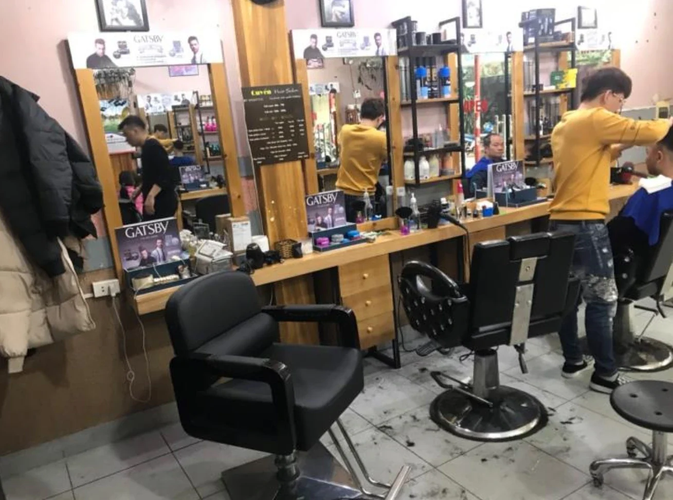 Gatsby — POSM và trưng bày sản phẩm tại barber shop