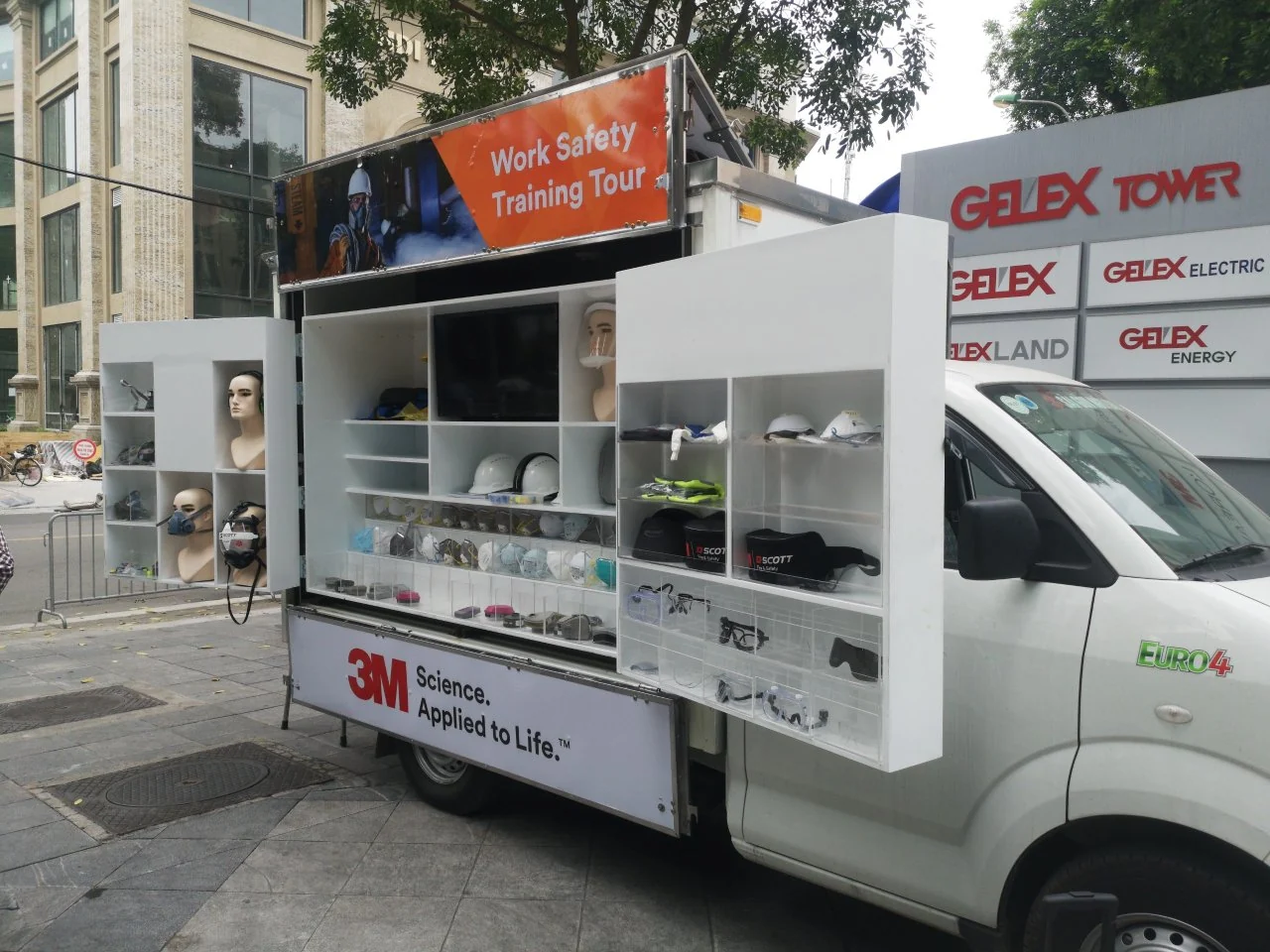 3M — Hệ thống trưng bày sản phẩm bảo hộ trên xe lưu động