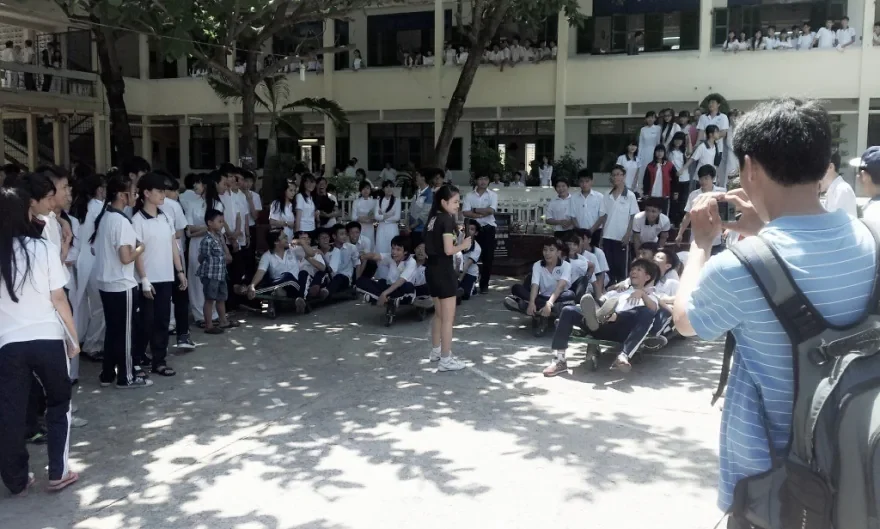 Mountain Dew — School activation và sampling