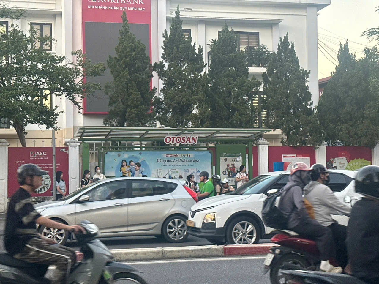 Otosan — Nhận diện nhà chờ xe buýt