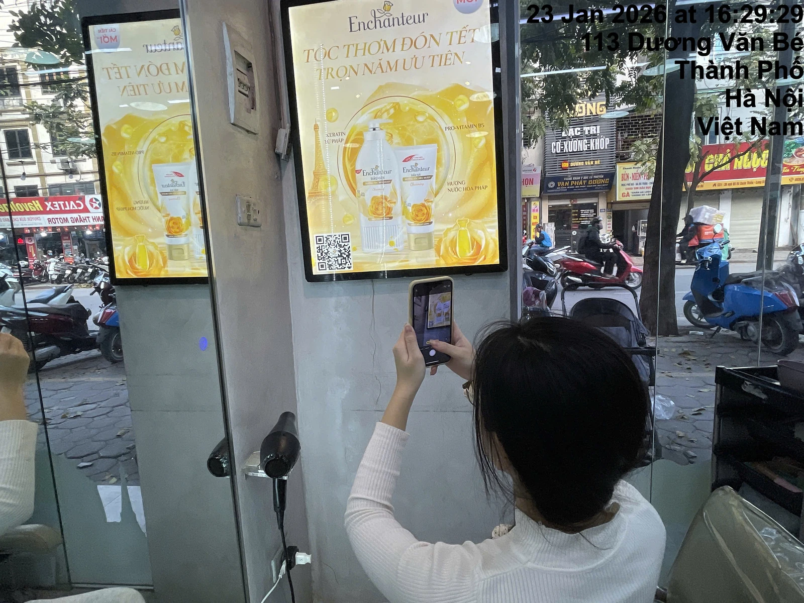Enchanteur — Hair washing shop branding và trải nghiệm sản phẩm