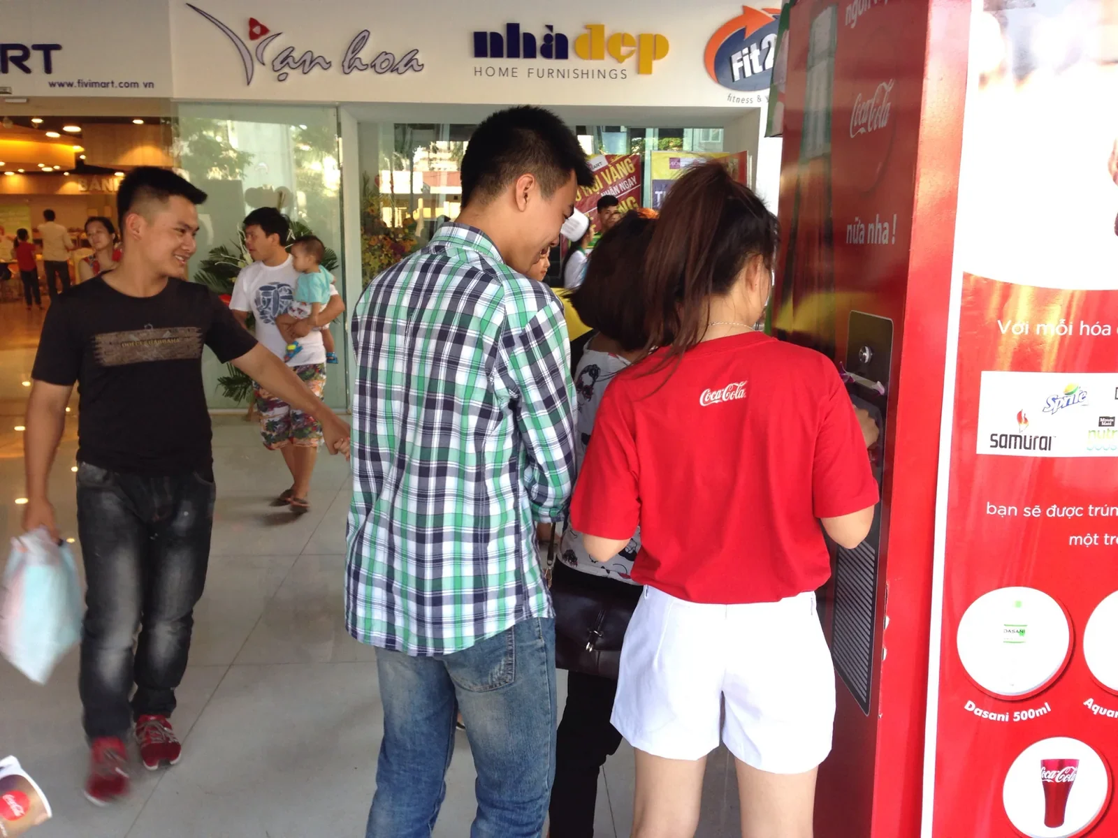 Coca-Cola — Activation tương tác tại siêu thị