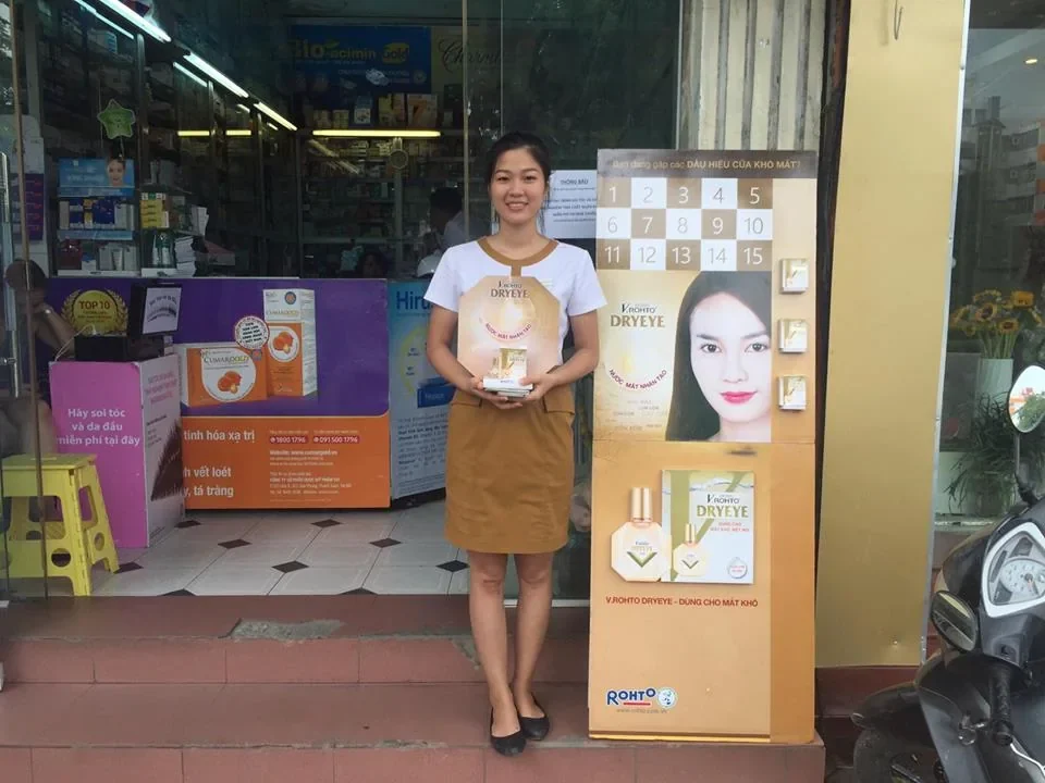 V.Rohto — Tư vấn và giới thiệu tại nhà thuốc