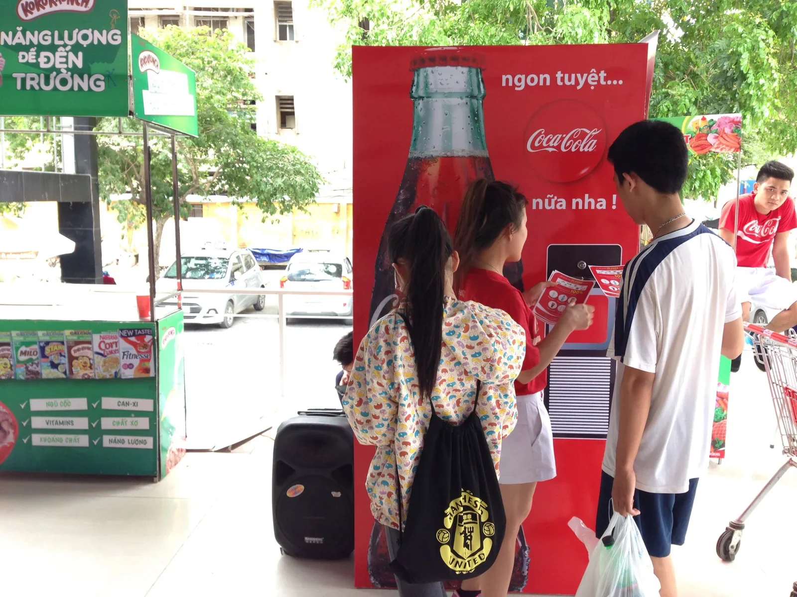 Coca-Cola — Activation tương tác tại siêu thị