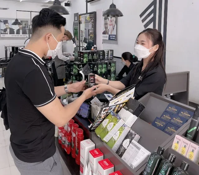Romano — Nhận diện và giới thiệu tại barber shop