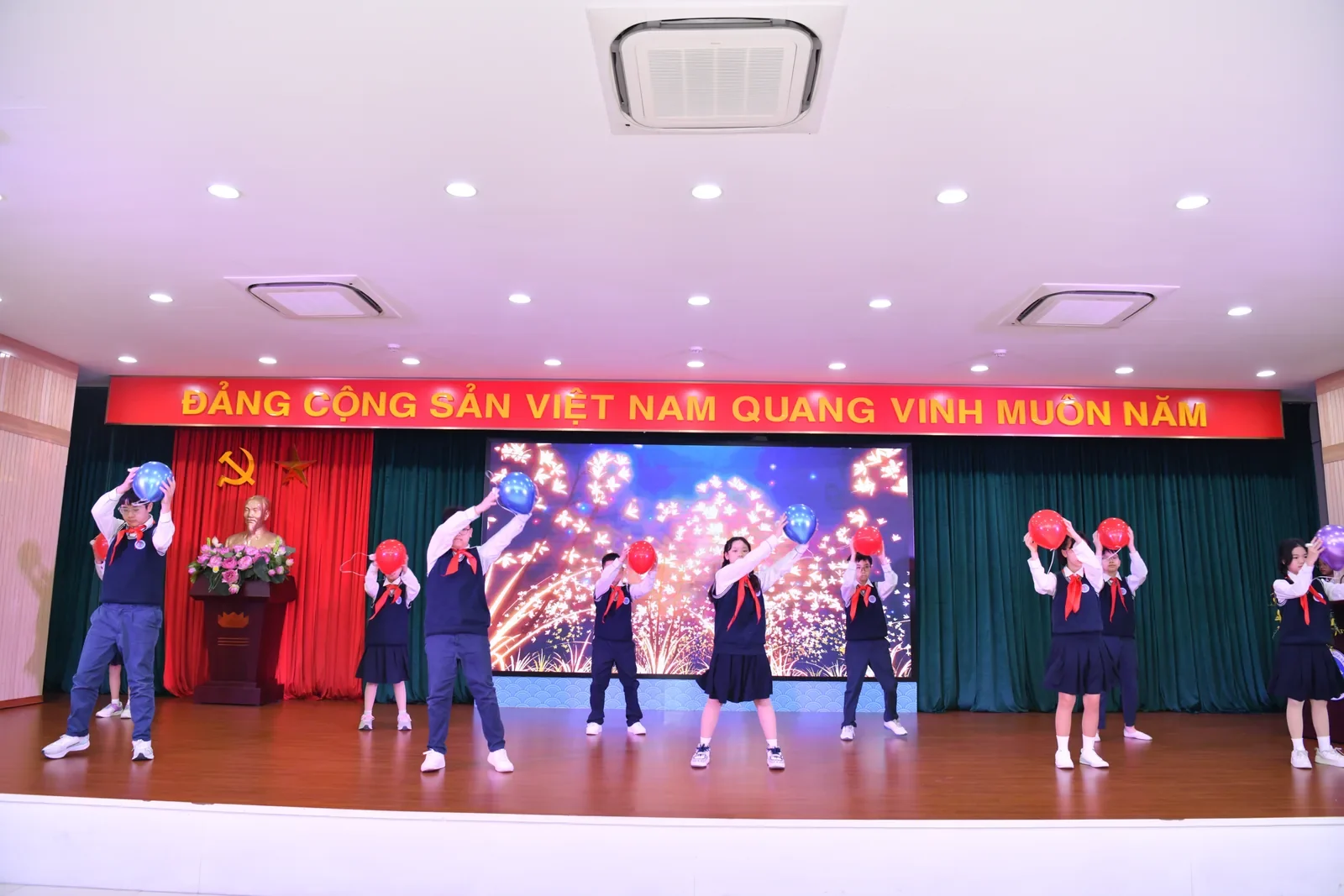 Weki IQ — Sự kiện đồng hành tại trường học