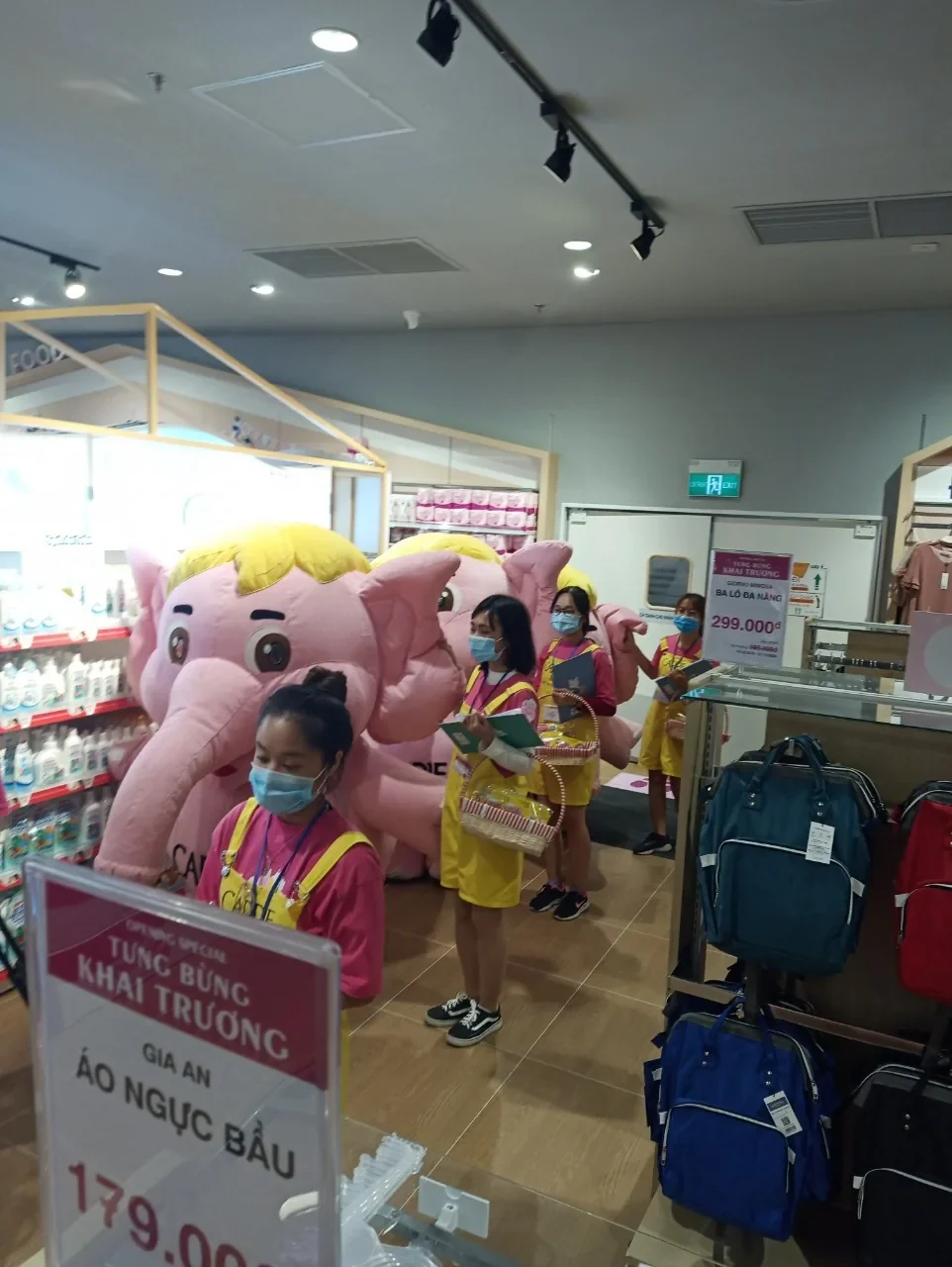 Carrie Junior — Activation tại siêu thị