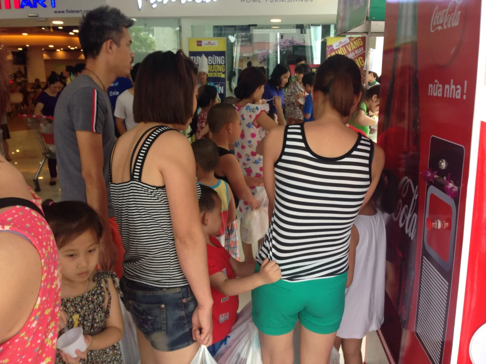 Coca-Cola — Activation tương tác tại siêu thị