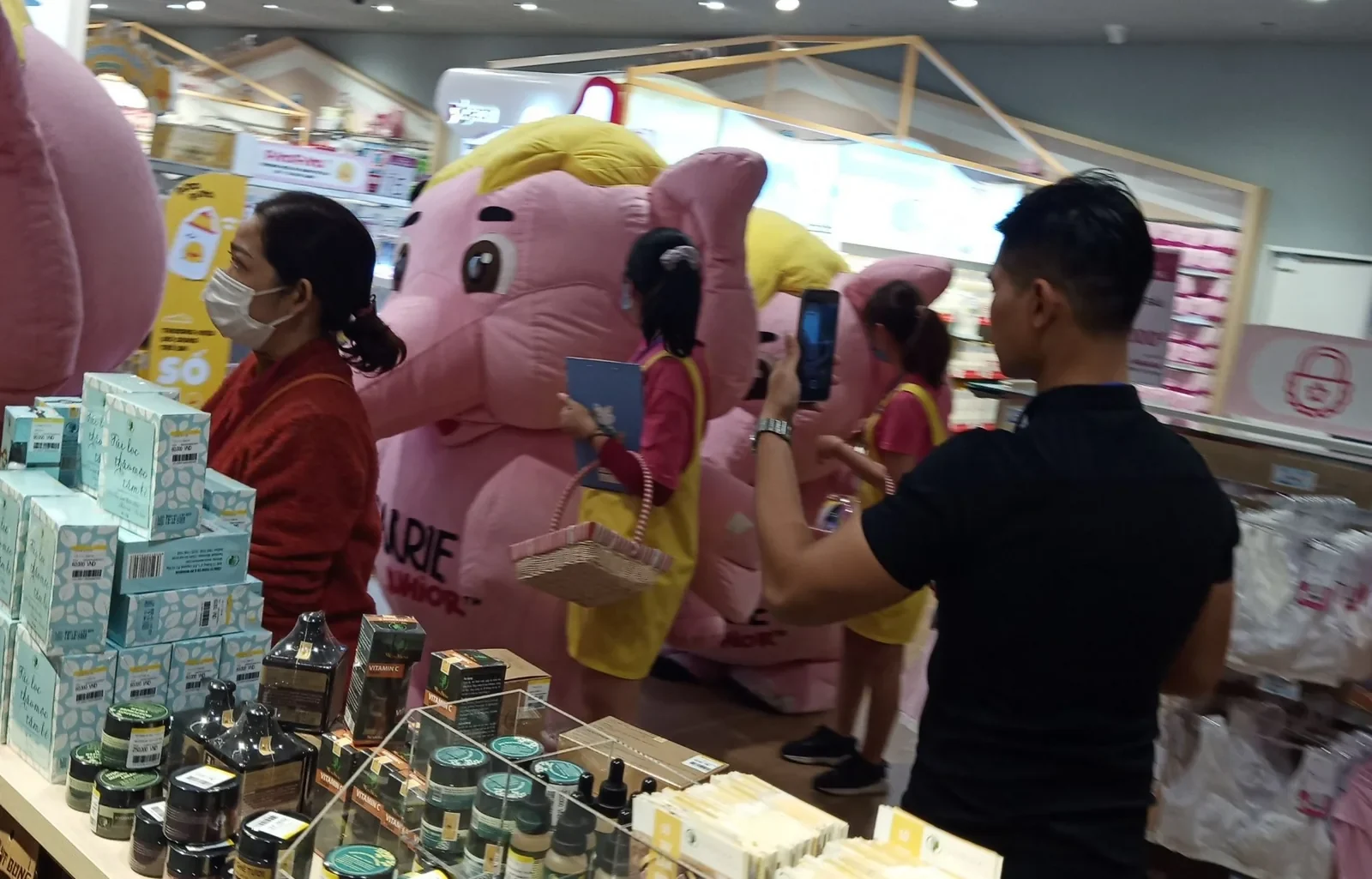 Carrie Junior — Activation tại siêu thị