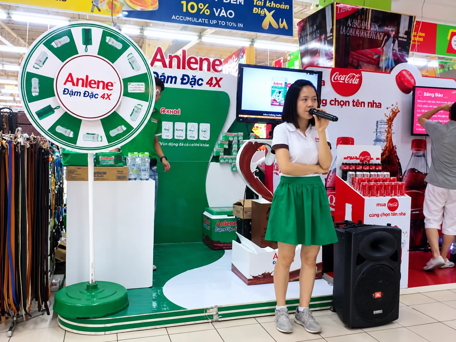 Anlene — MC cùng booth và hệ thống POSM Anlene