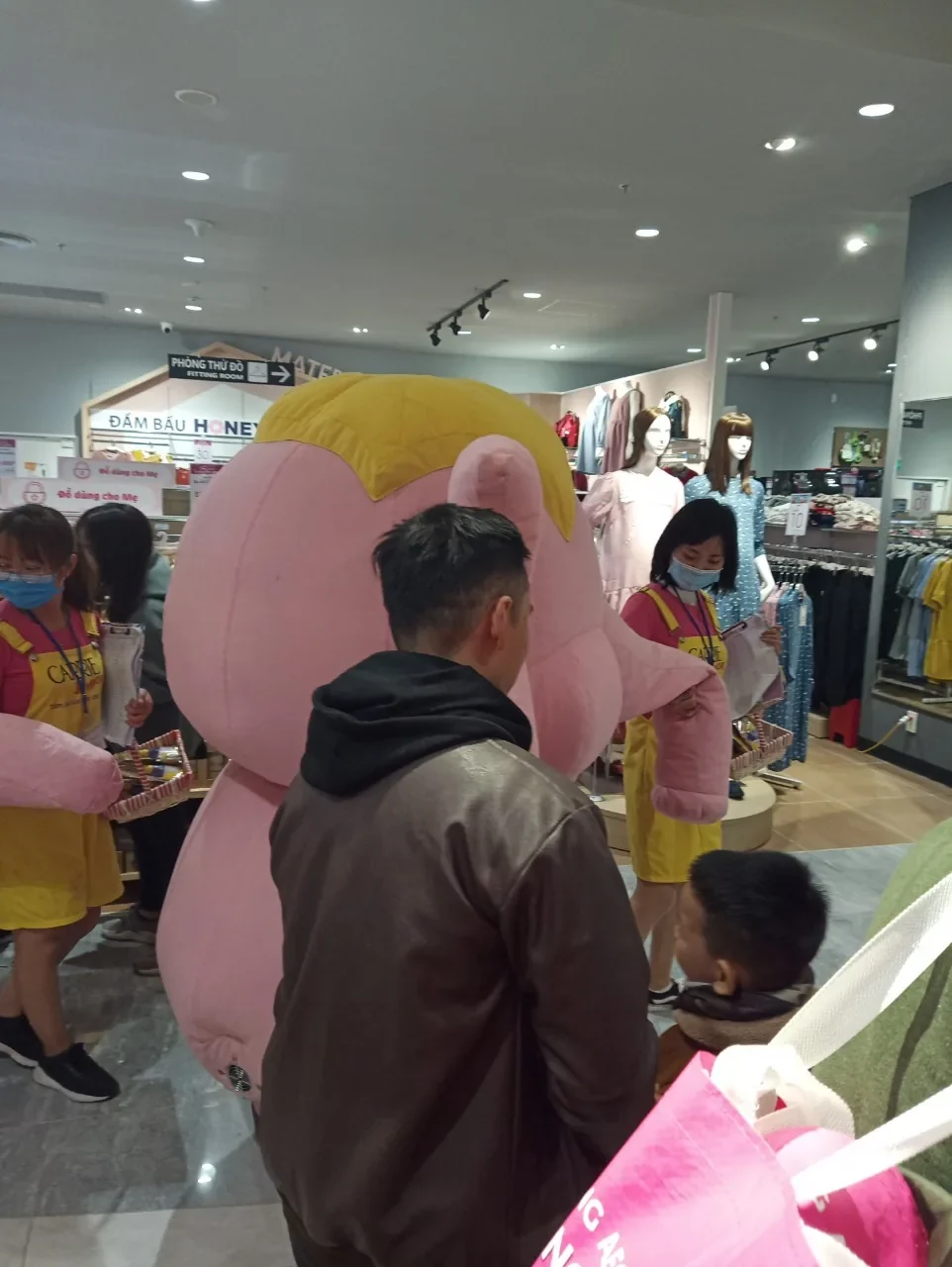 Carrie Junior — Activation tại siêu thị