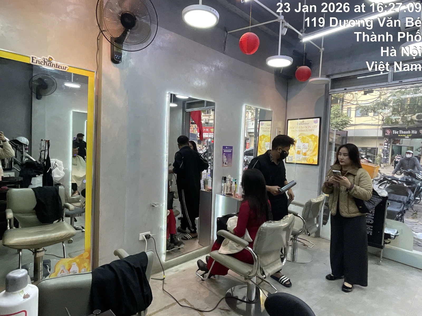 Enchanteur — Hair washing shop branding và trải nghiệm sản phẩm