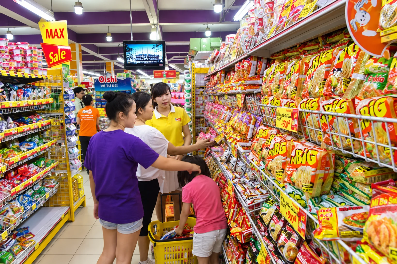 Acecook — Tư vấn sản phẩm và hỗ trợ lựa chọn tại quầy kệ