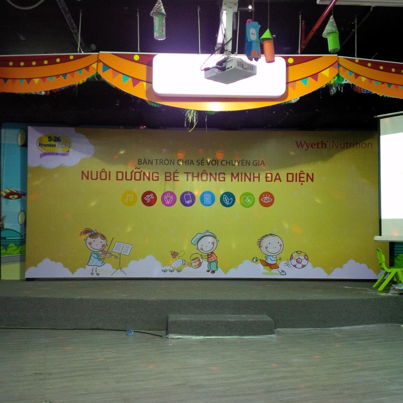 S-26 — Sản xuất POSM sự kiện