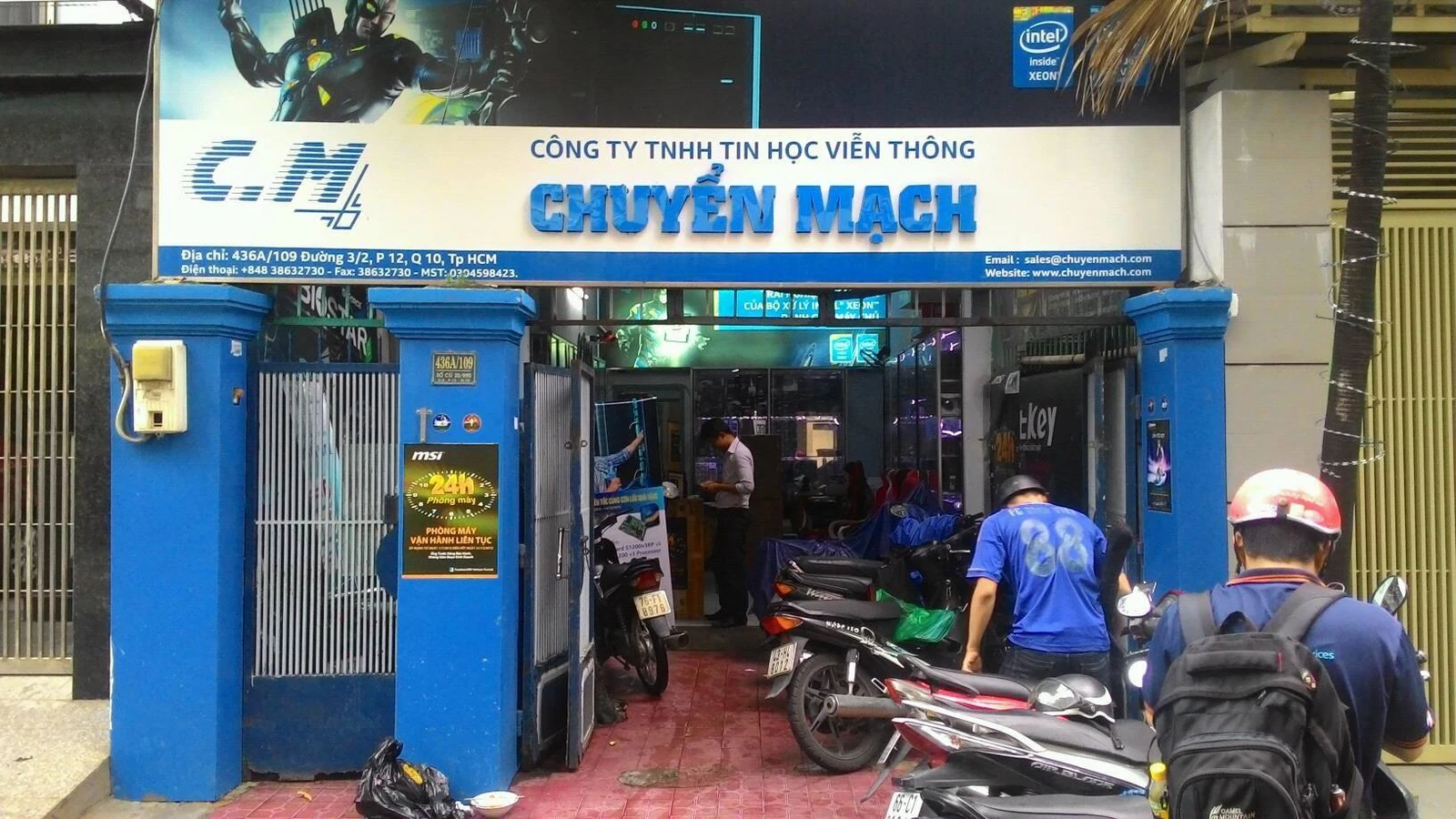 Intel — POSM tại cửa hàng máy tính