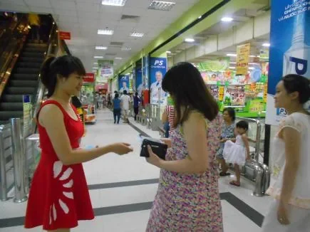 Sunplay — Activation tại siêu thị
