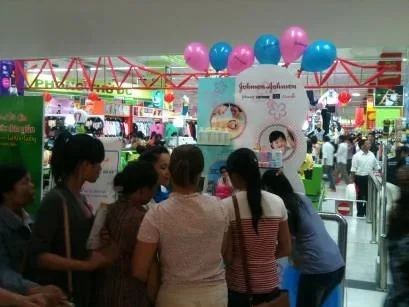 Johnson’s Baby — Activation và đổi quà tại siêu thị