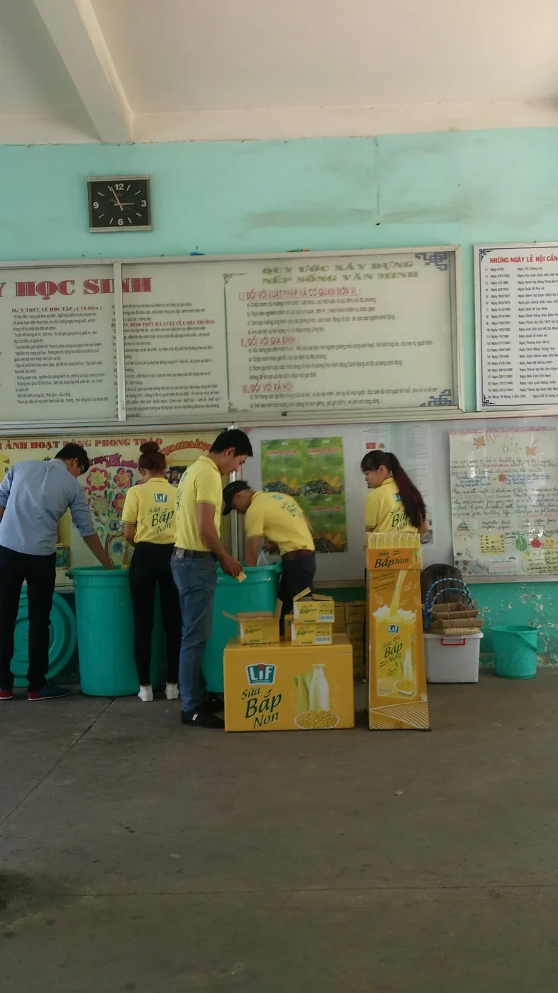 Love’in Farm — Sampling tại trường học