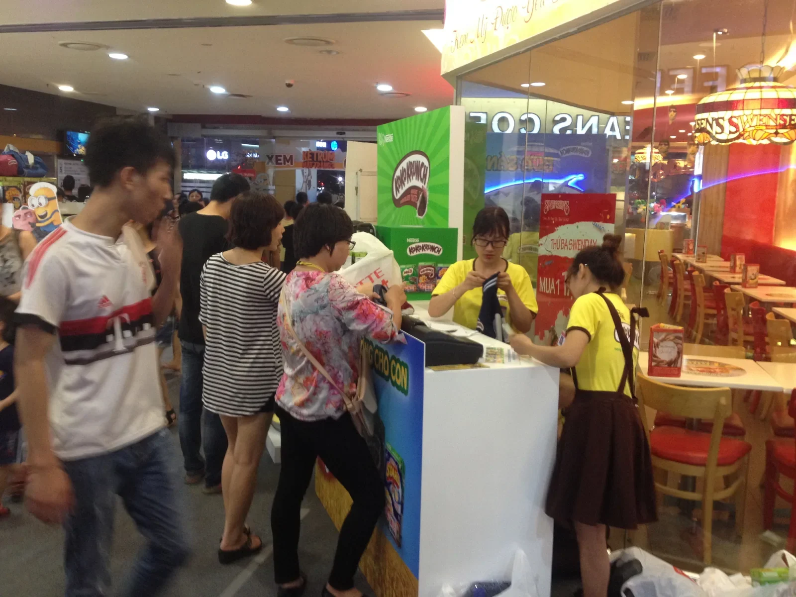 Koko Krunch — Mall activation, sampling và redemption