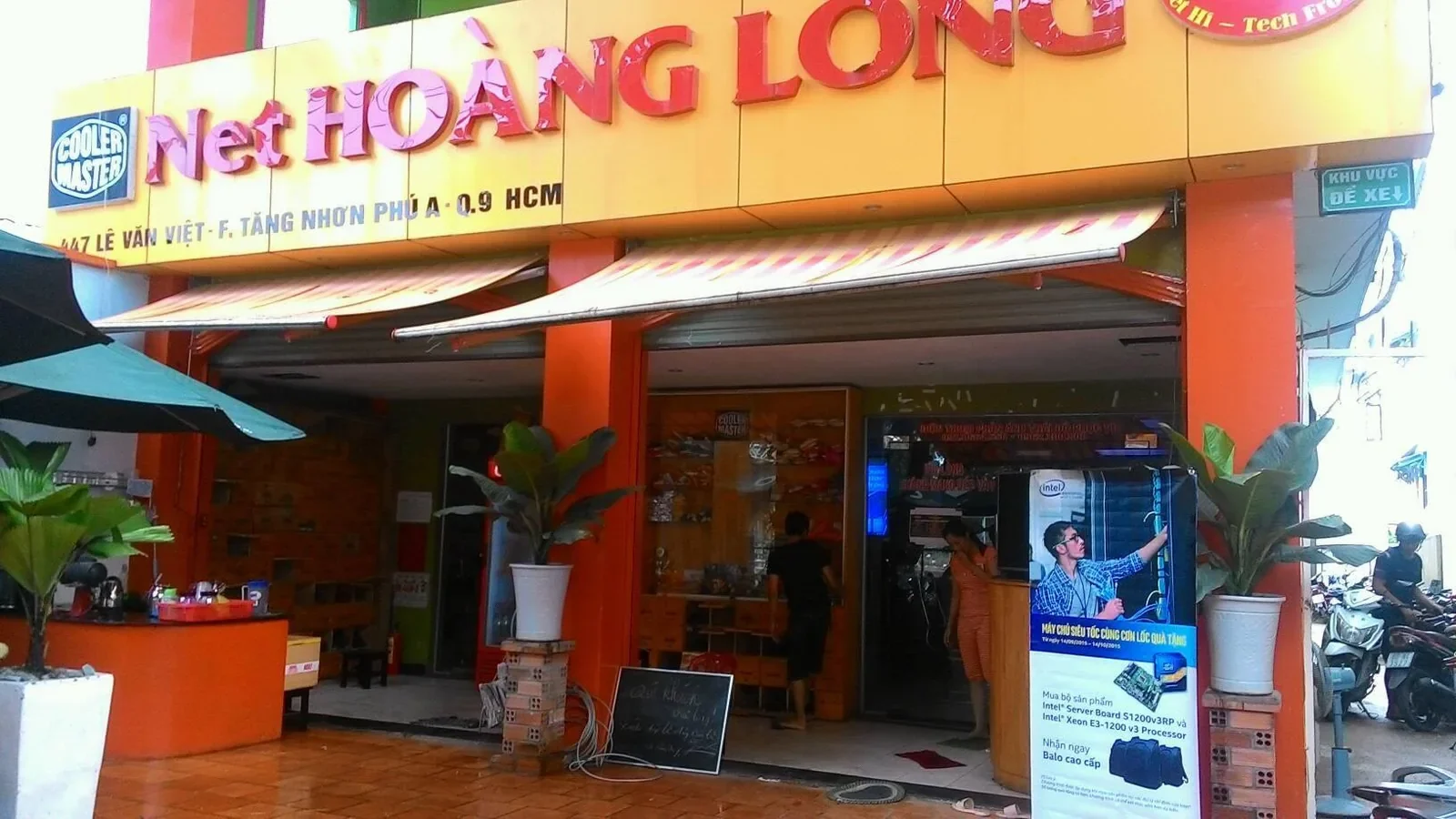 Intel — POSM tại cửa hàng máy tính