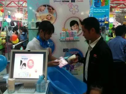 Johnson’s Baby — Activation và đổi quà tại siêu thị
