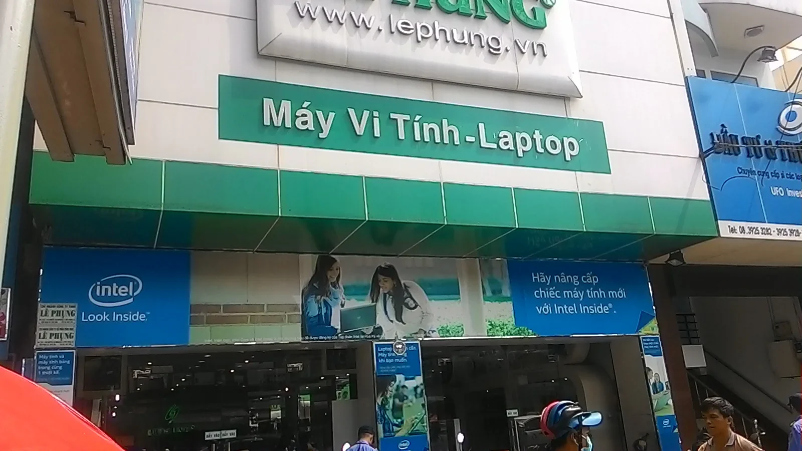 Intel — POSM tại cửa hàng máy tính