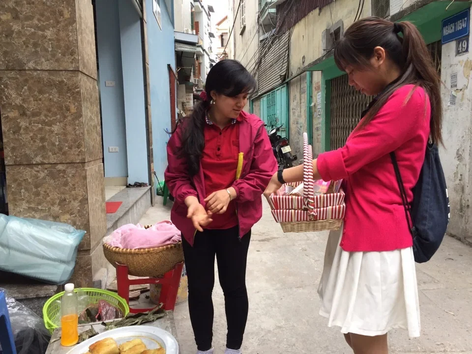 Ellips — Sampling và giới thiệu sản phẩm tại chợ