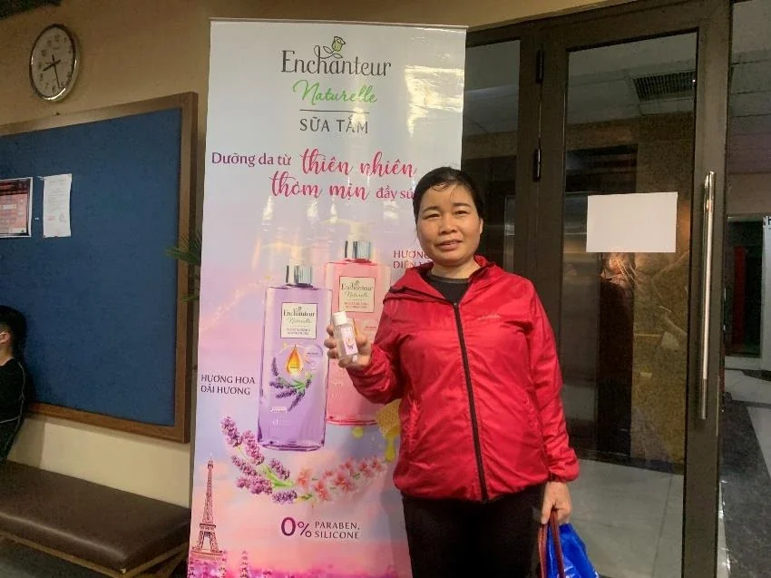 Enchanteur — Nhận diện, sản phẩm và quà tặng tại yoga studio