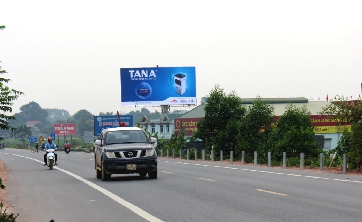 Tân Á — Biển quảng cáo ngoài trời