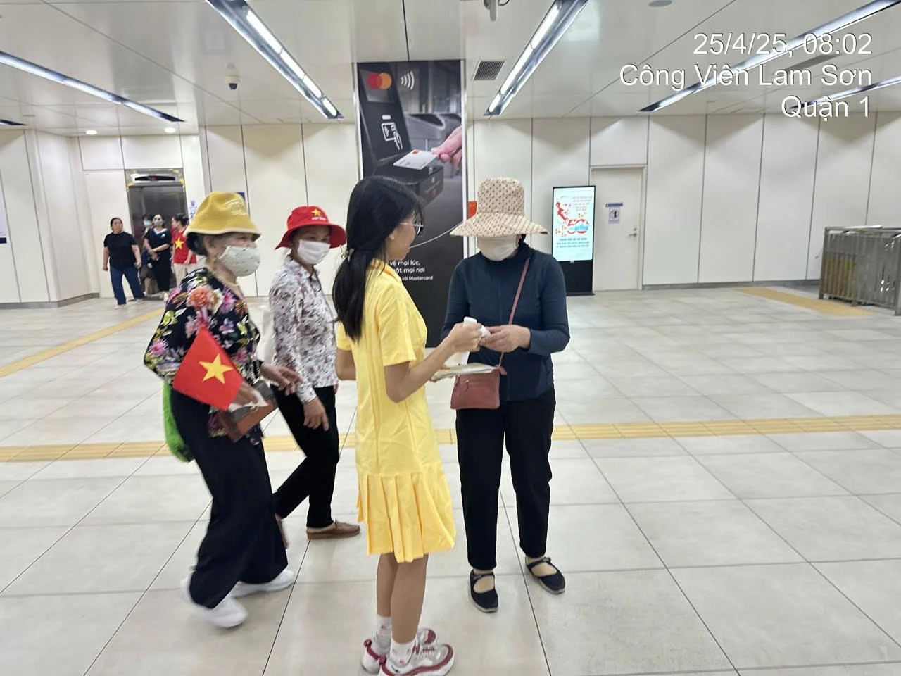 Enchanteur — Activation và sampling tại nhà ga metro