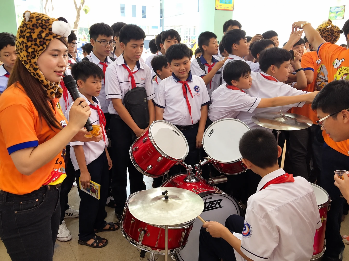 Cheetos — Âm nhạc và biểu diễn trống tại Mini Event